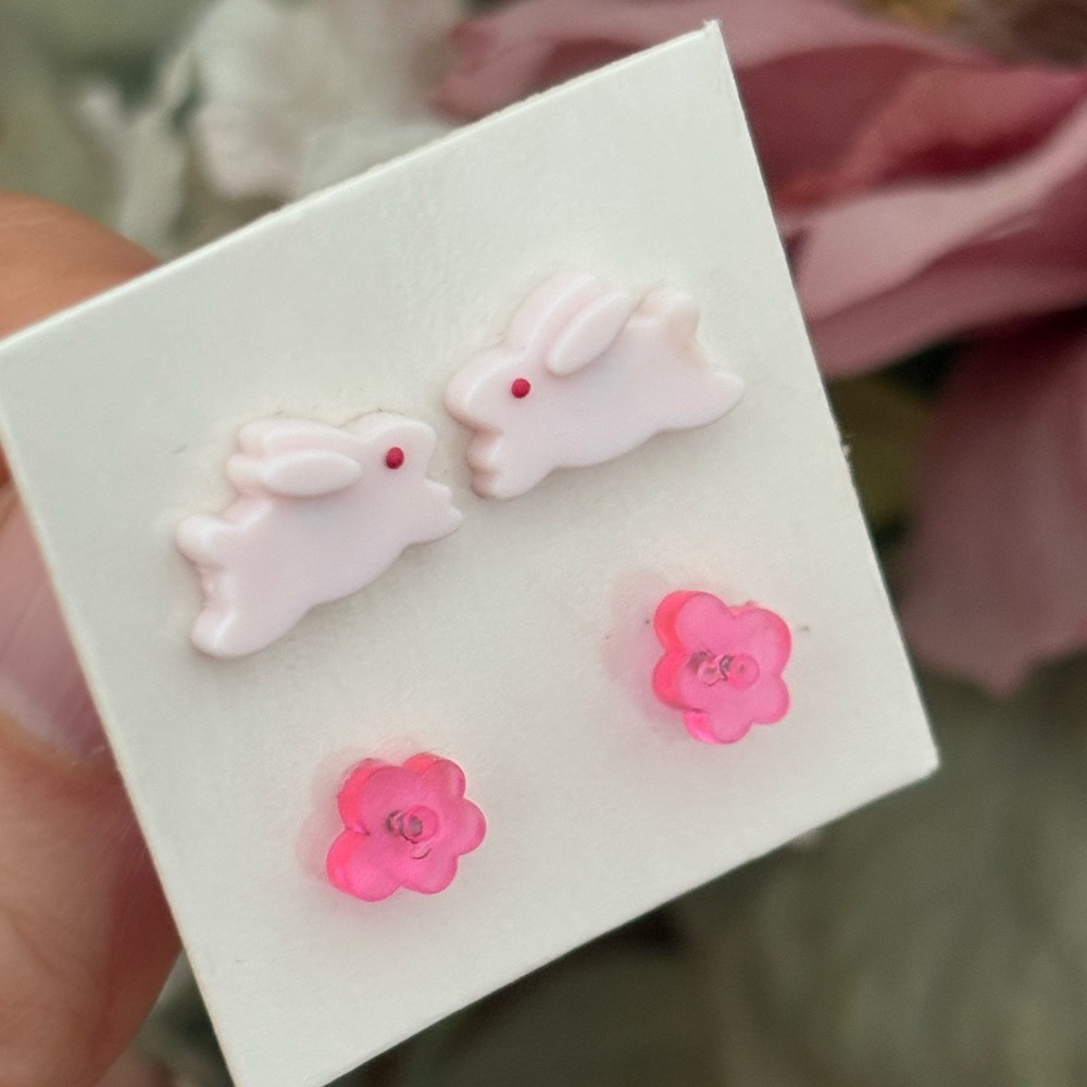 Vintage Avon Bunny Stud Earring Set 90s Pastel Easter Flower Rabbit NIB